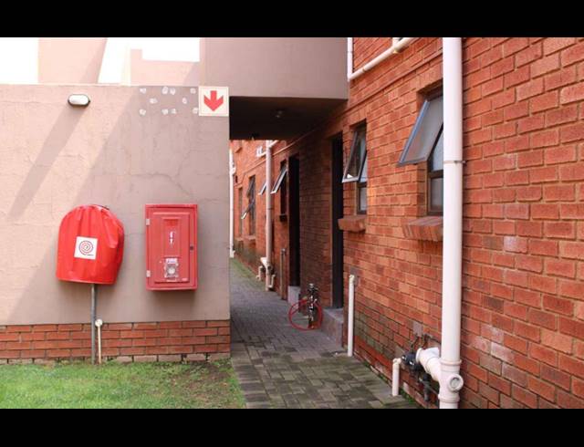 2 BEDROOM TOWNHOUSE FOR SALE IN ALBERTSDAL